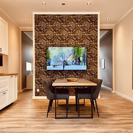 Casa Rehse I Loft-apartment I Kostenlos Parken & Wlan I Self-check-in I Oepnv I 65zoll-tv Apartman *